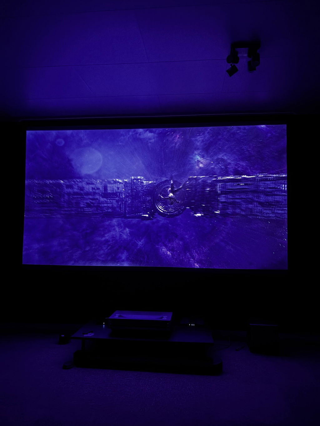 132 Inch NothingProjector Seamless Lenticular 4K UST 95% ALR Projector Screen