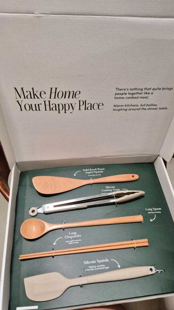 The Essential Cooking Tools (Set)