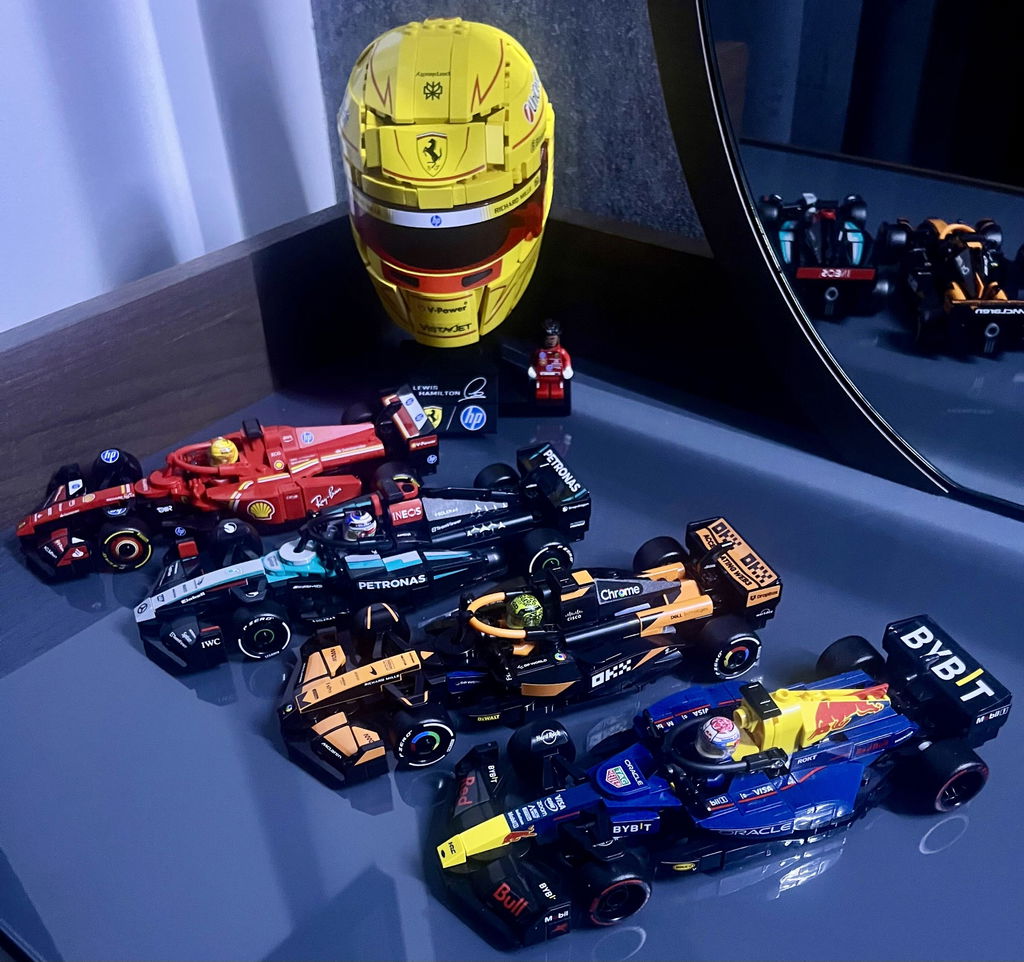 Kimi Antonelli 2026 Custom Lego Minifig Helmet
