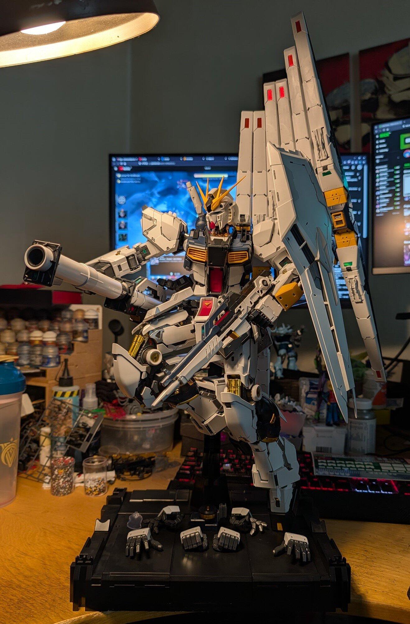 PG UNLEASHED 1/60 ν Gundam