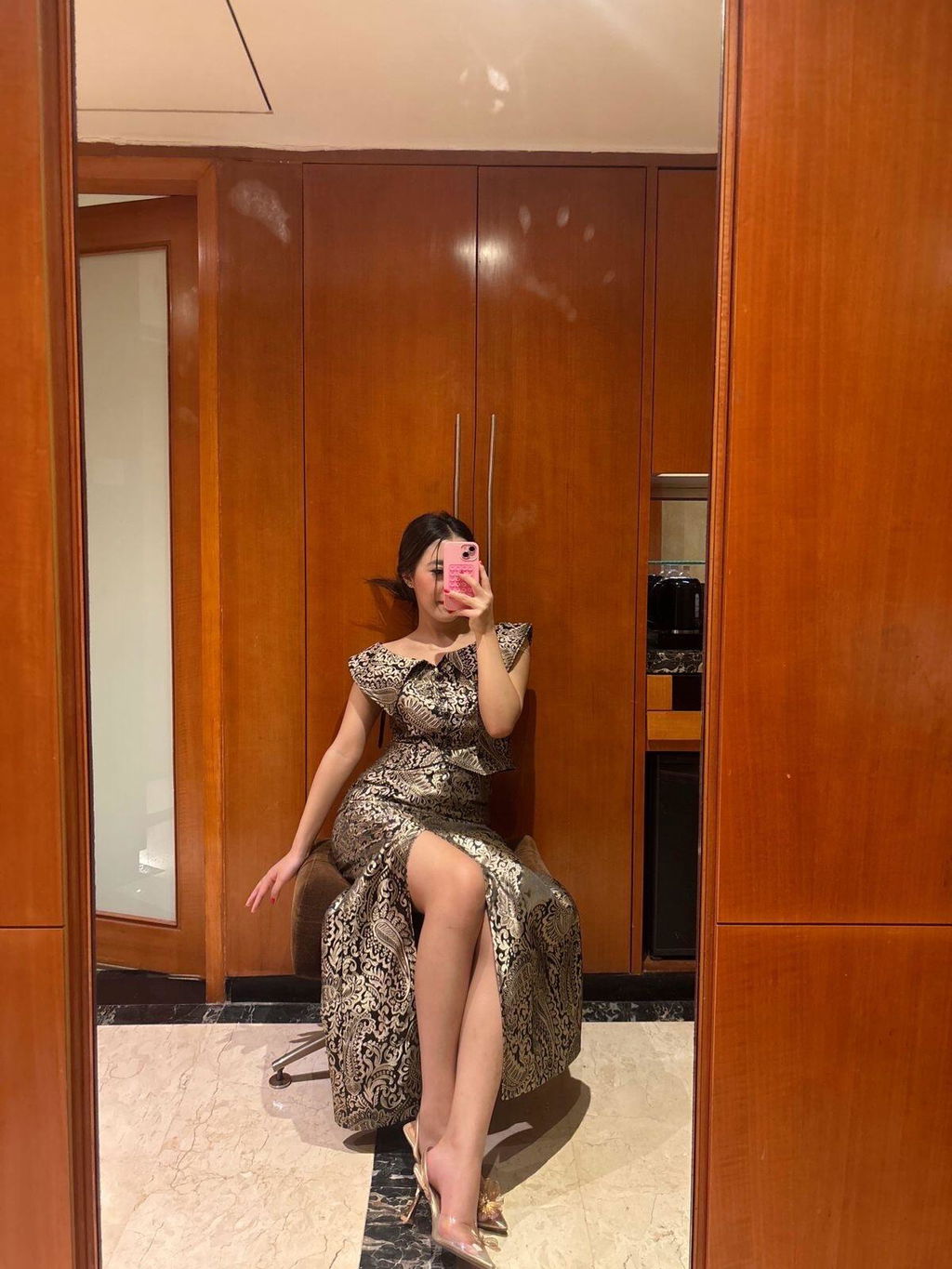 Regal Brocade Set