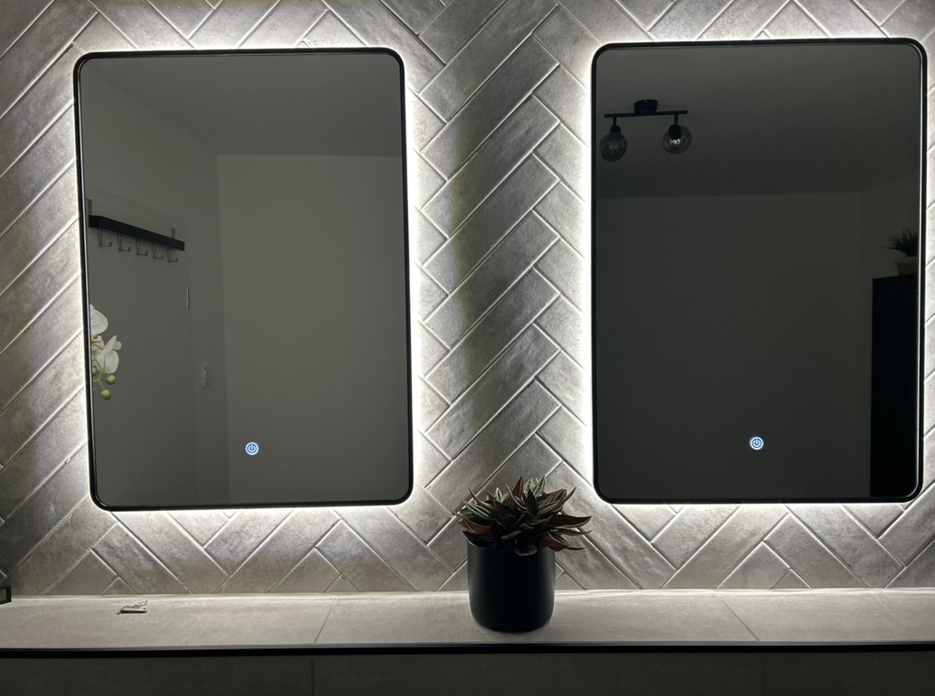 Badespiegel mit Beleuchtung / Dekor LED Wandspiegel mit Schwarz Metall RAHMEN