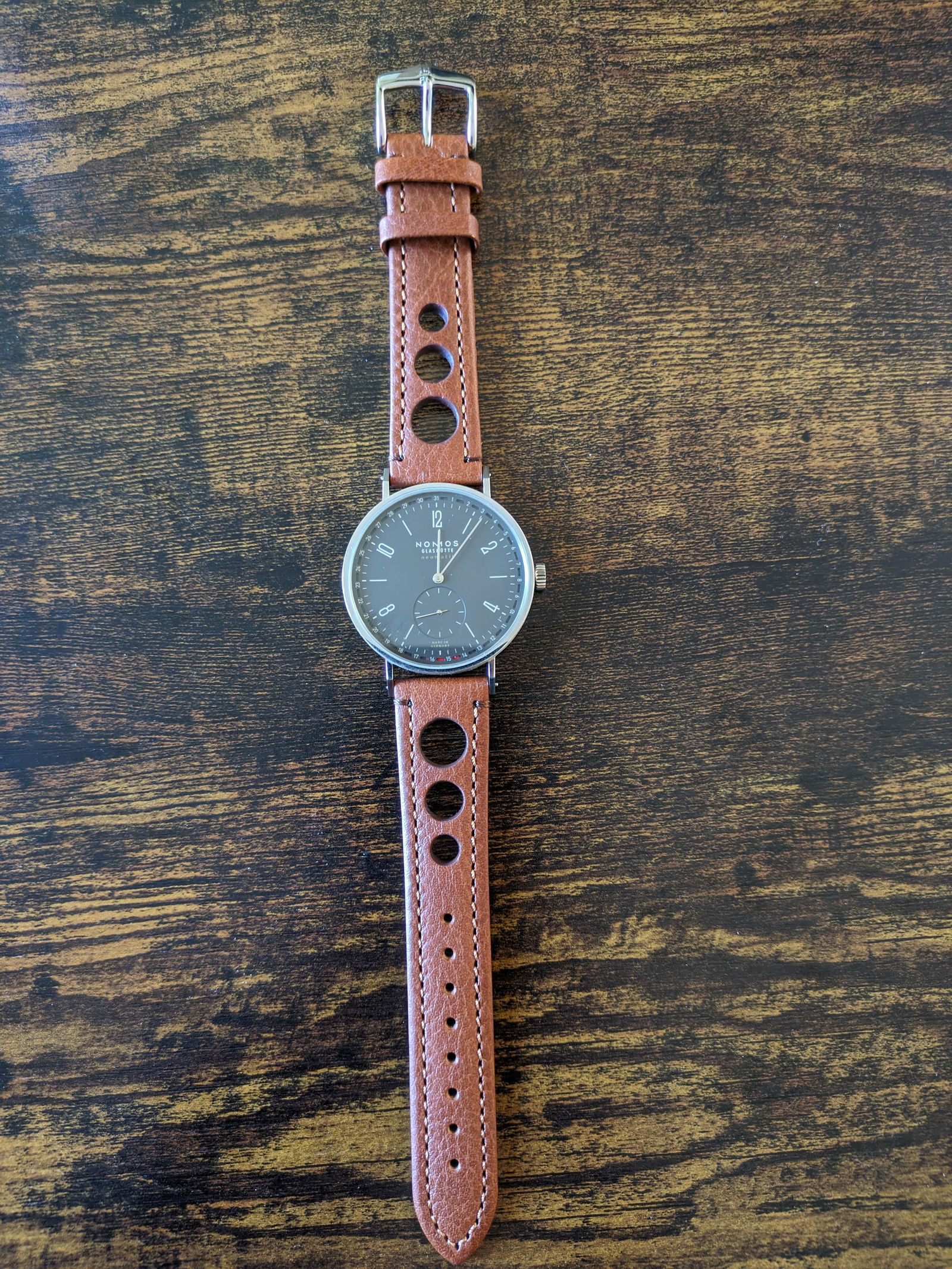 Hirsch Rally Black Vegetable-Tanned Leather Watch Strap