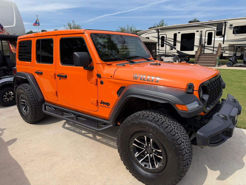 Hooke Road Tube Side Steps Running Boards w/"SINCE 1941" Logo(18-26 Jeep Wrangler JL 4 Door)