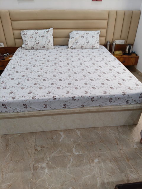 Whispering Floral Garden Custom Bed Sheet Set in Brown