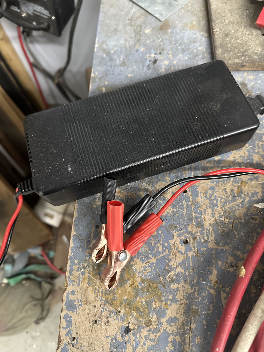 Humsienk 12V 20A LiFePO4 Battery Charger