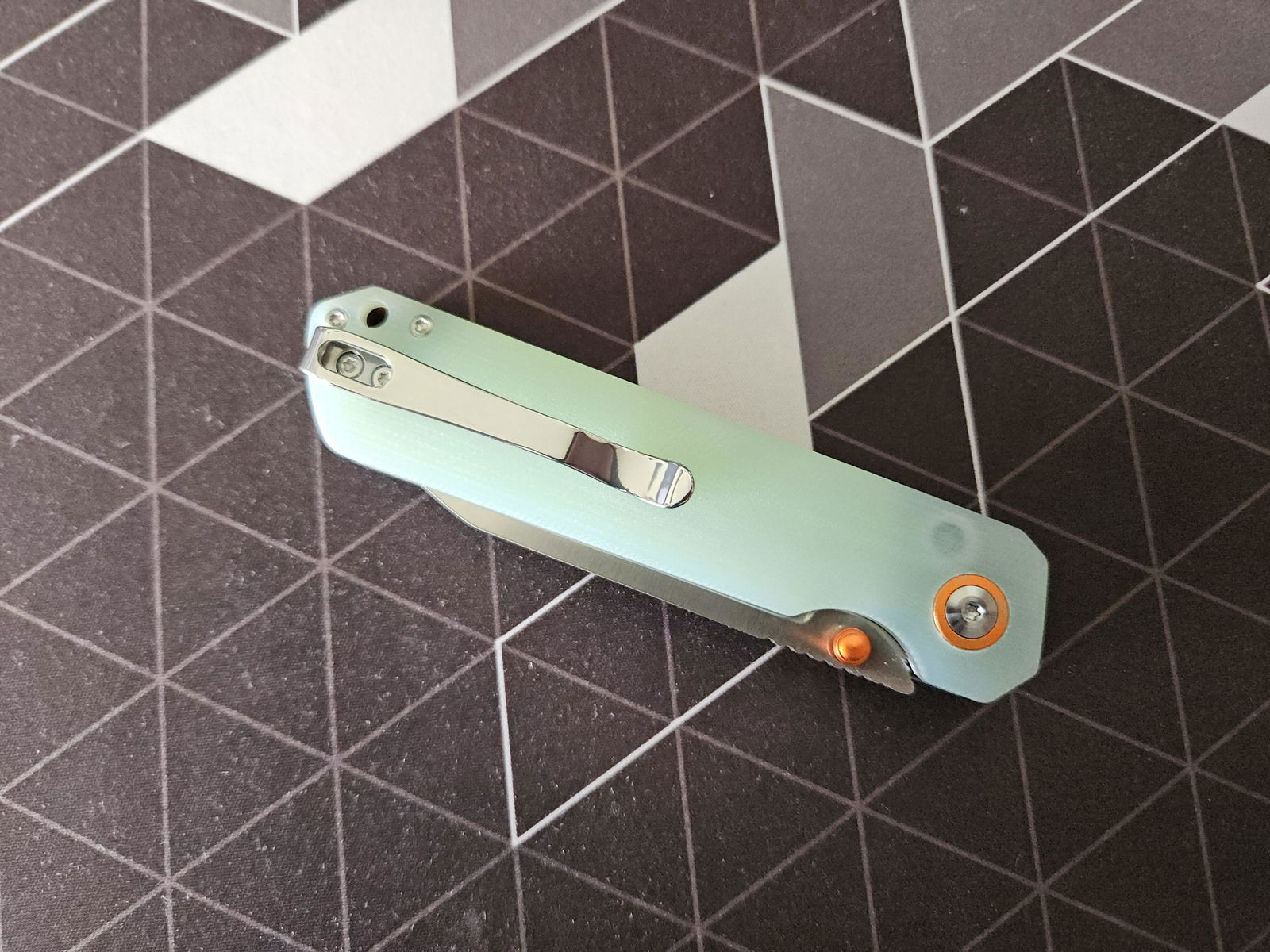 HXOUTDOORS HYLA 14C28N Silver Blade Black G10 Handle | EDC Button