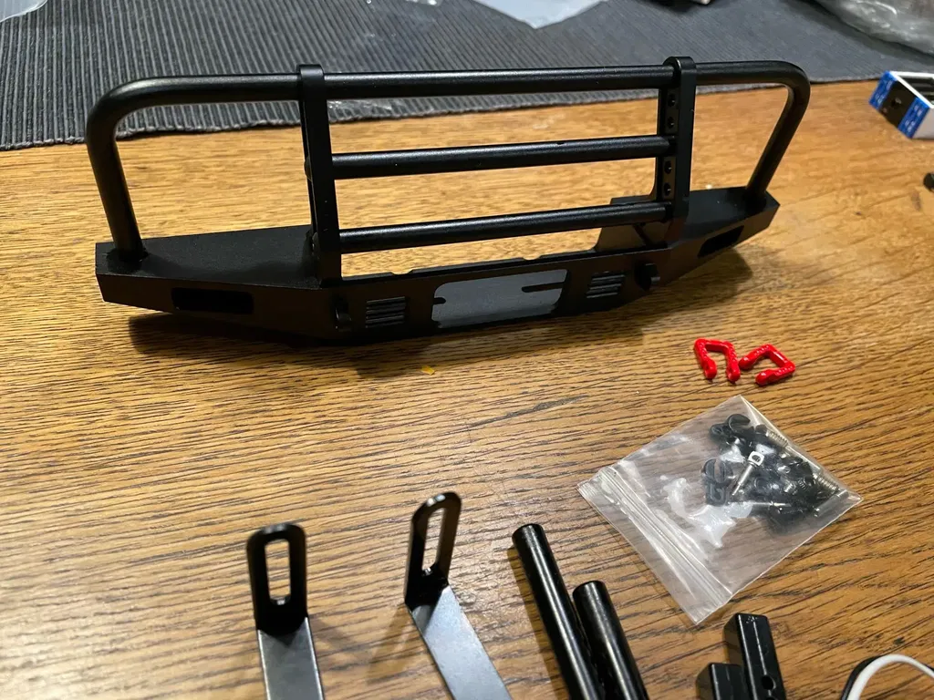 INJORA Pare-chocs Métal Avant Avec LED – Pour 1:10 Crawler AXIAL SCX10, TRX-4, SCX10 III