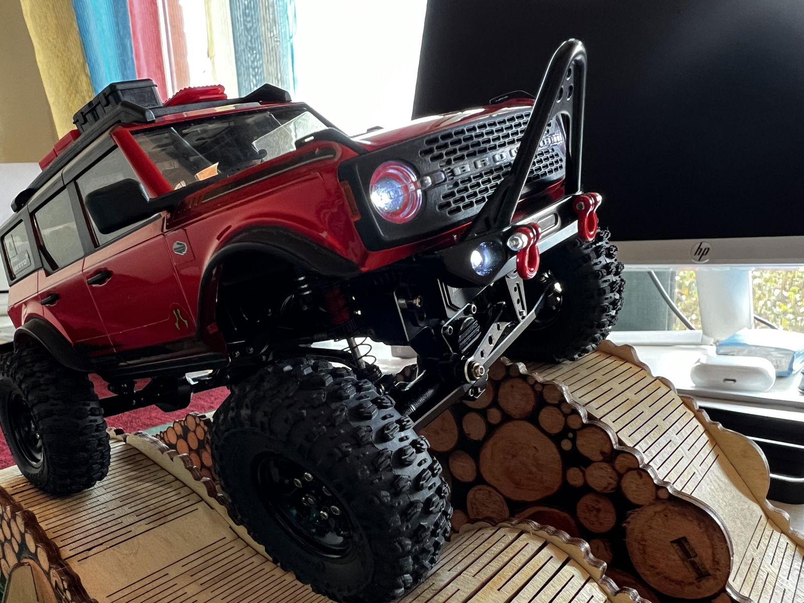 INJORA Metal Front Stinger Bumper with Lights for SCX24 Jeep Wrangler