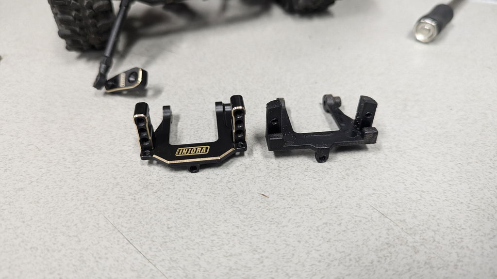 INJORA INJS11 Servo with Brass Servo Mount & Horn for 1/18 Redcat Asce