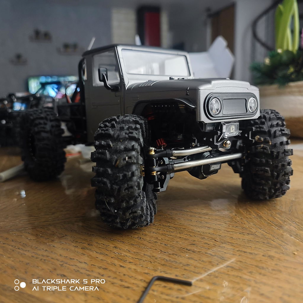 INJORA Ensemble d'essieux avant 48g et arrière 42g - Essieux complets en aluminium allongés de +4mm pour mise à niveau TRX4M 1/18 Voiture RC Crawler