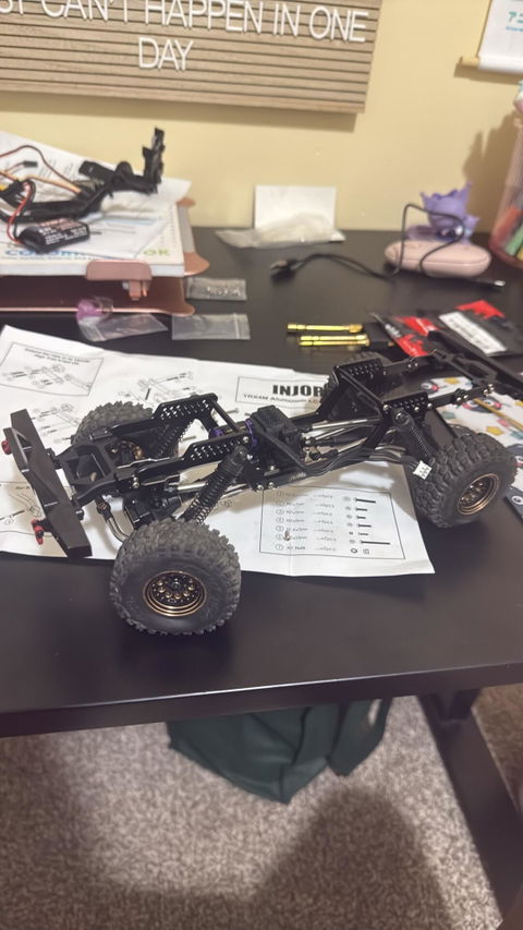 INJORA Dégagement Elevé Lien CNC Aluminium Lien de Châssis pour TRX4M High Trail K10 Upgrade 1/18 RC Crawler,Noir