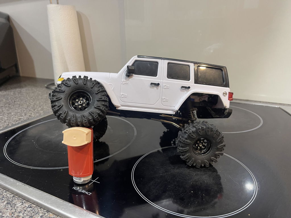 INJORA +4 Mm Verlengde CNC Aluminium Vooras – Speciaal Voor TRX4M 1/18 RC-crawler – Zwart