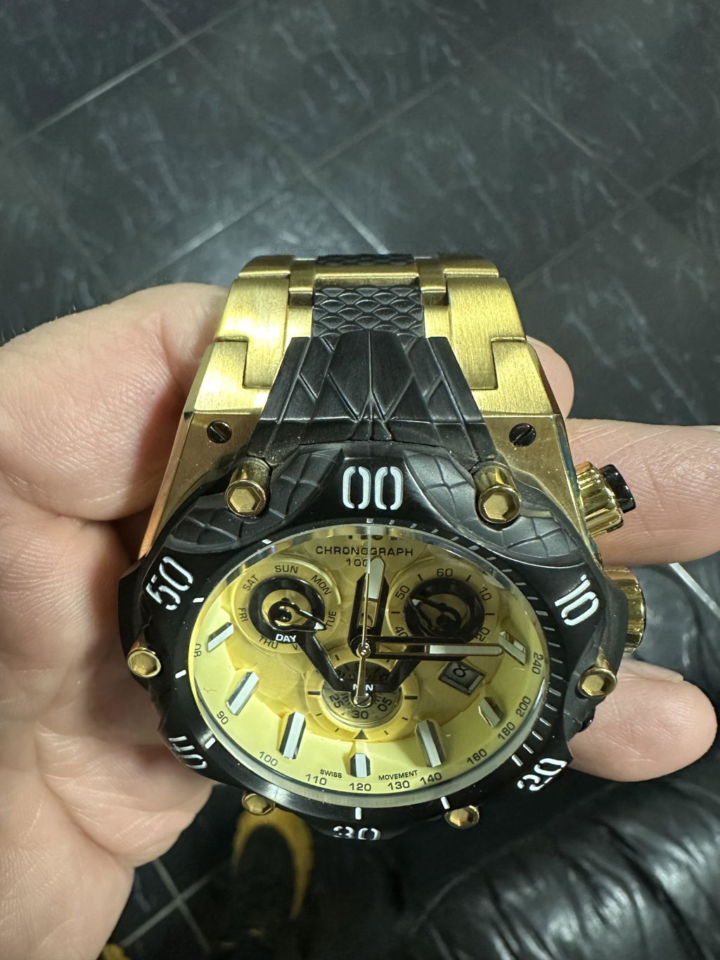 Reloj Invicta Venom 37635