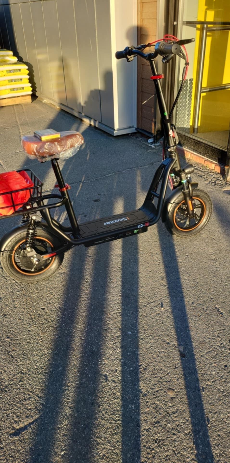 iScooter i12 500W Electric Scooter with Seat