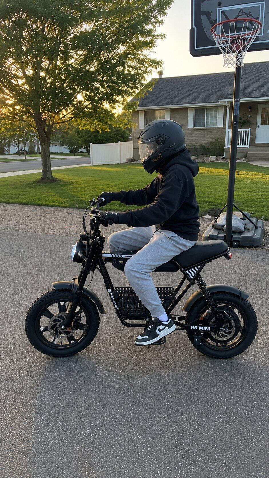 isinwheel R6 Mini Ebike