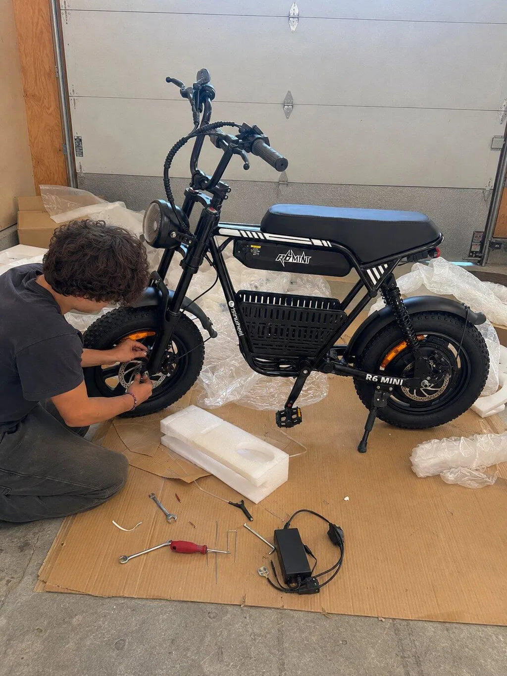 isinwheel R6 Mini Ebike