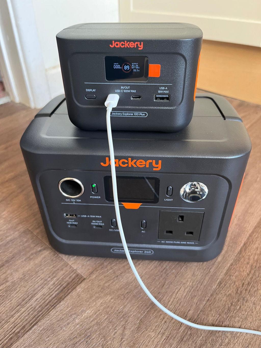 Jackery Explorer 240 v2 with Accessories – Jackery United Kingdom