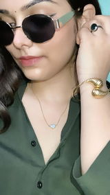 Golden Embrace | Gold Hugging Drop Bracelet