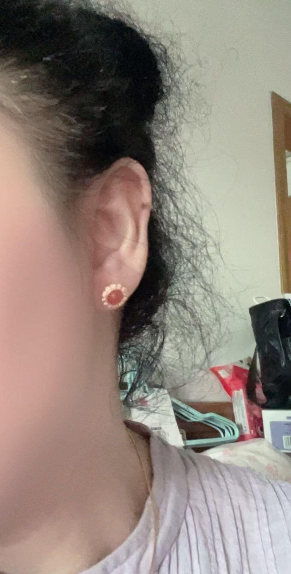 Customer unboxing Nanhong Agate Stud Earrings - 5 star review