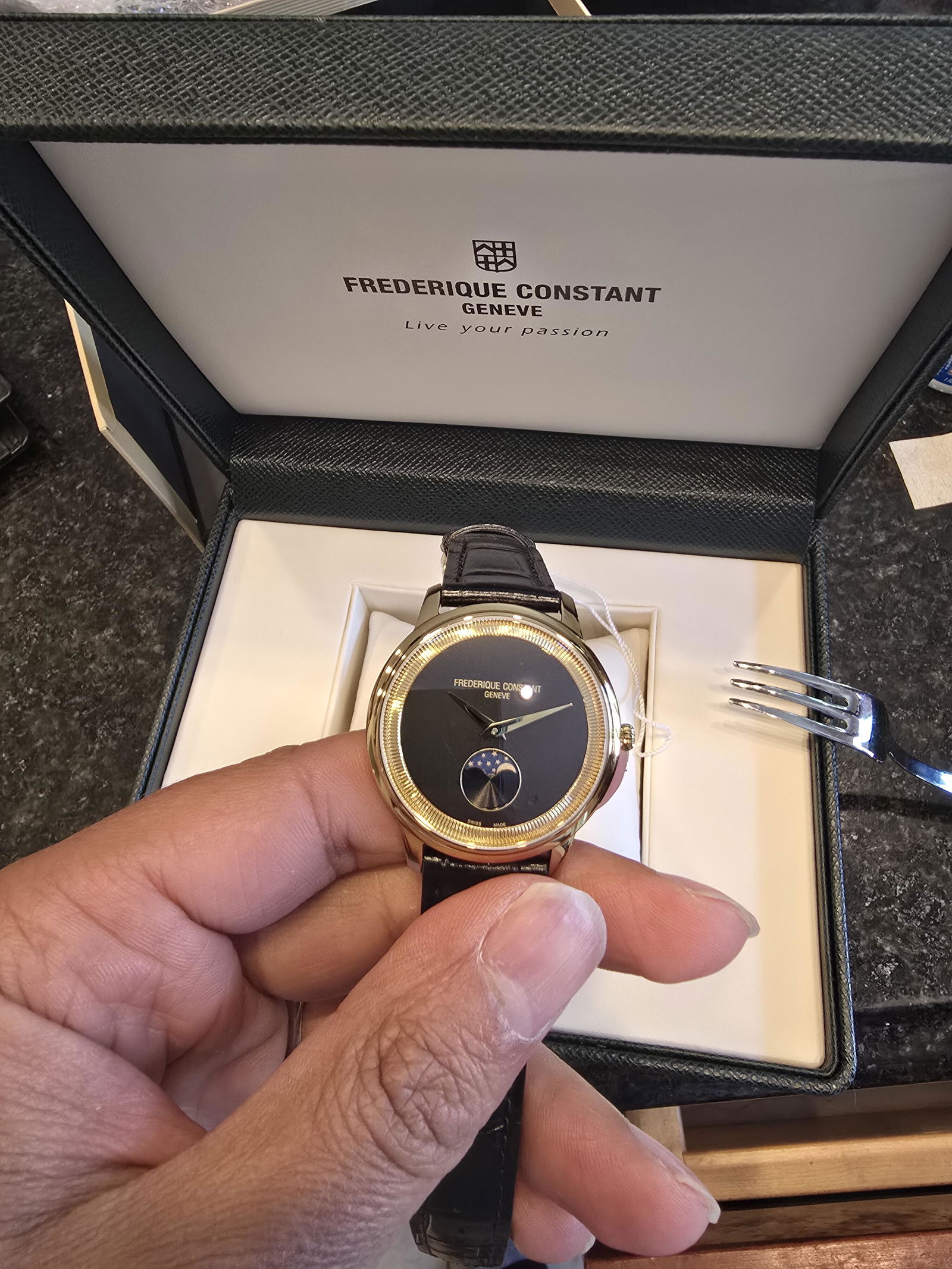 Buy FREDERIQUE CONSTANT Classics Ladies FC-200M1ER32B at Juwelier