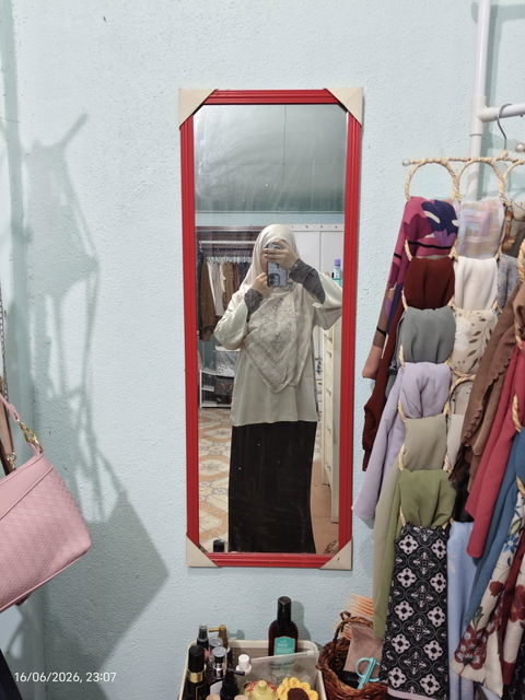 (pre-order) SICHI Satin Silk Sleeve Shirt/ Inner
