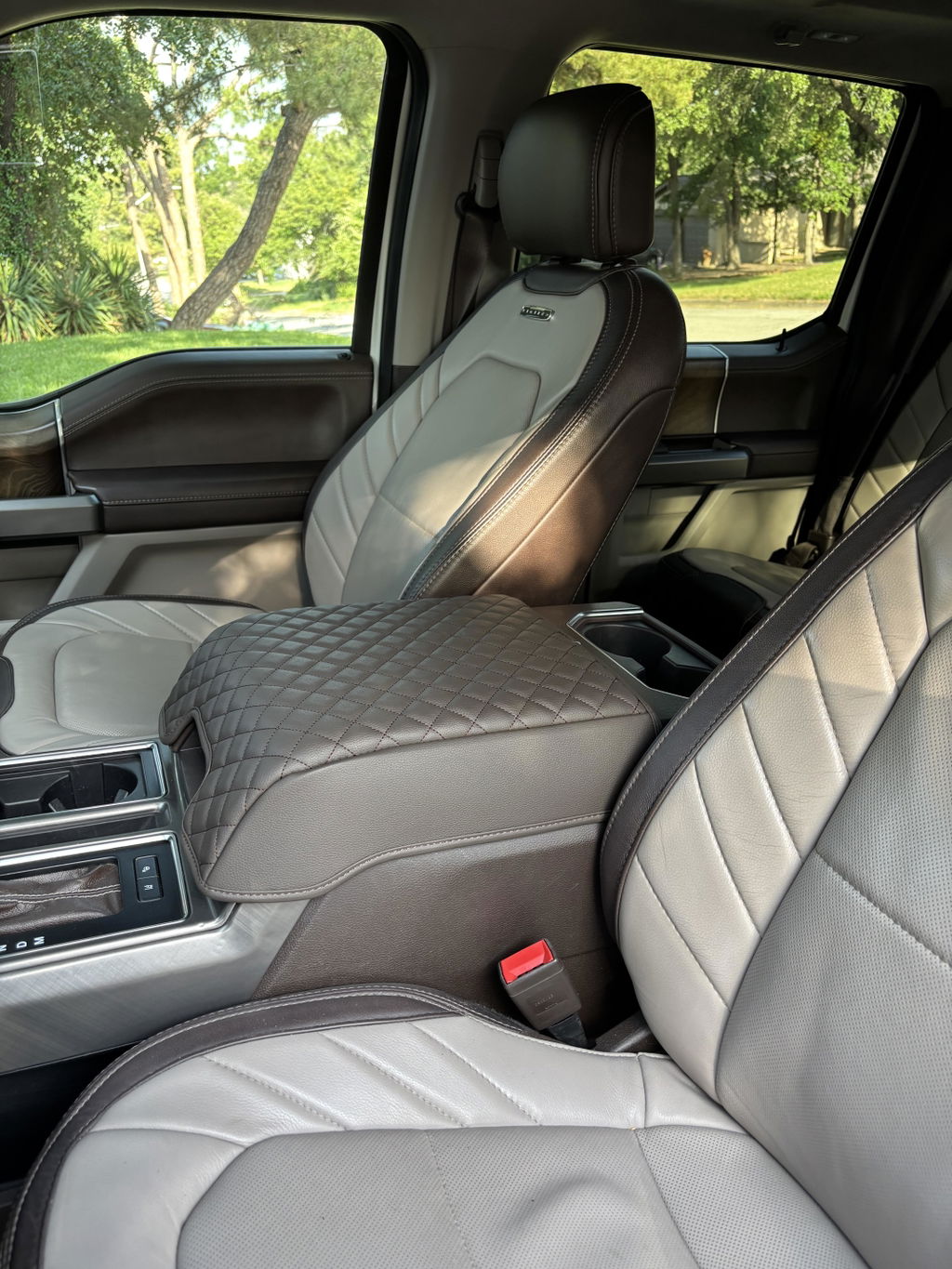 Center Console Armrest Cover Pad for Bucket Seat 2015-2020 Ford F150, 2017-2022 F250 F350 F450 F550 Super Duty, 2018-2024 Ford Expedition