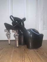 Pleaser Revolver 709