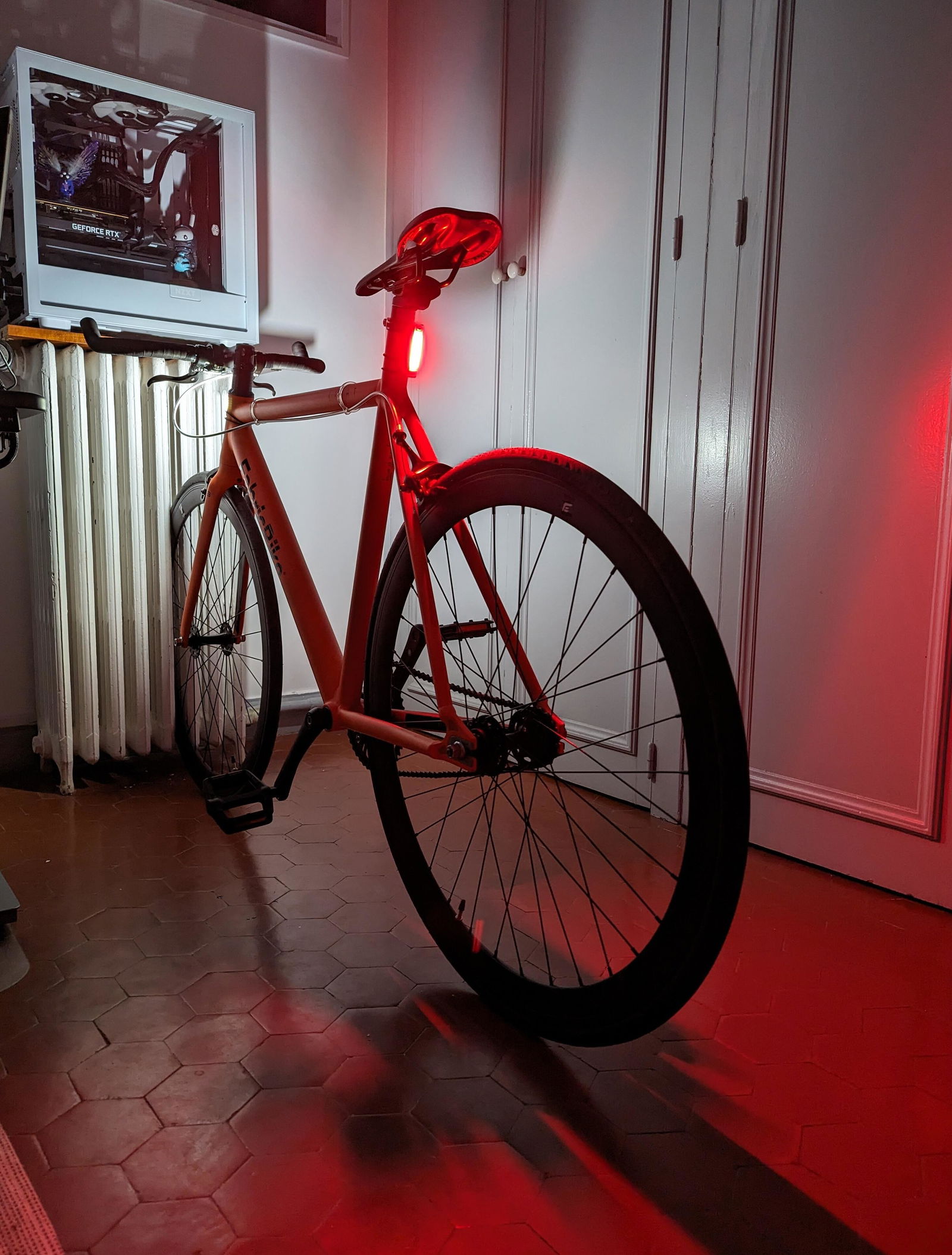 未使用 未開封 knog Cobber 前照灯 320ルーメン Mid Cobber Front Bike Light | USB Rechargeable | Knog US