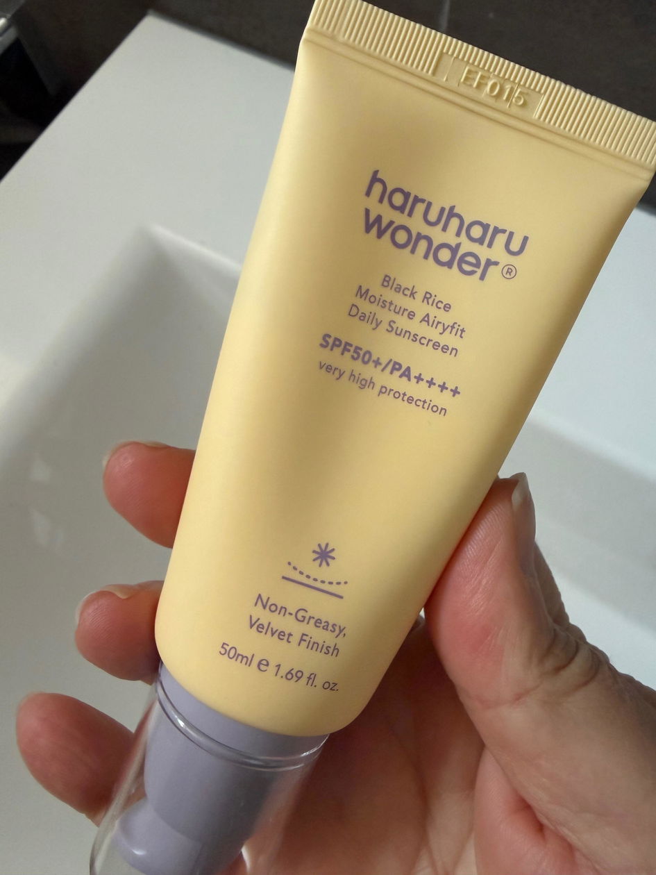 Haruharu WONDER Black Rice Moisture Airfit Daily Sunscreen SPF50+