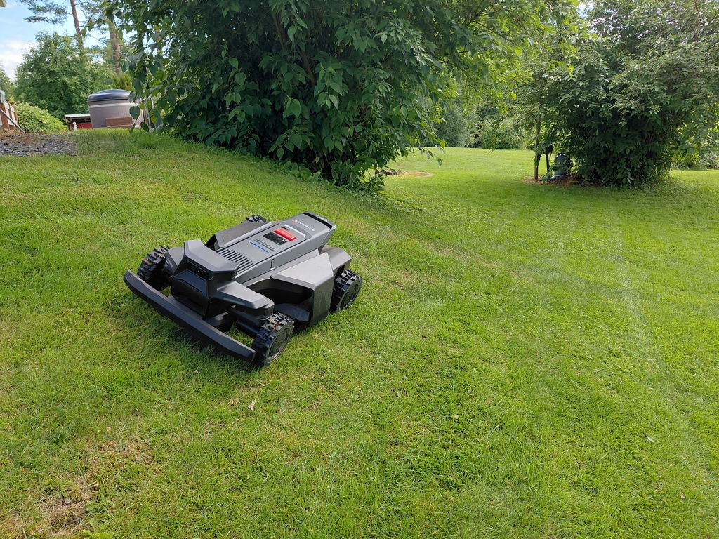 Segway Navimow X450E rajalangaton robottileikkuri (5000 m2)