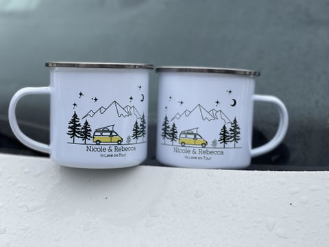 Personalisierte Emaille Camping Tasse "Campingvan mit Aufstelldach"