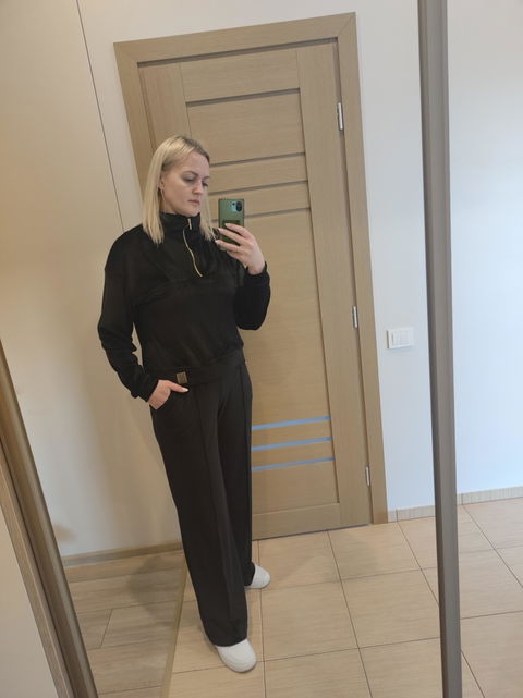 Veliūrinis laisvalaikio kostiumas "Soft shine black"