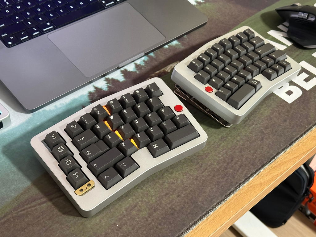Qwertykeys QK Alice Duo - Split Ergonomic Mechanical Keyboard