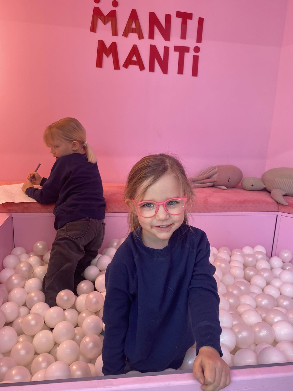 Caspar - Hot Pink