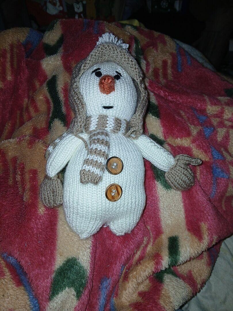 Just Chillin' Knit Snowman – Mary Maxim