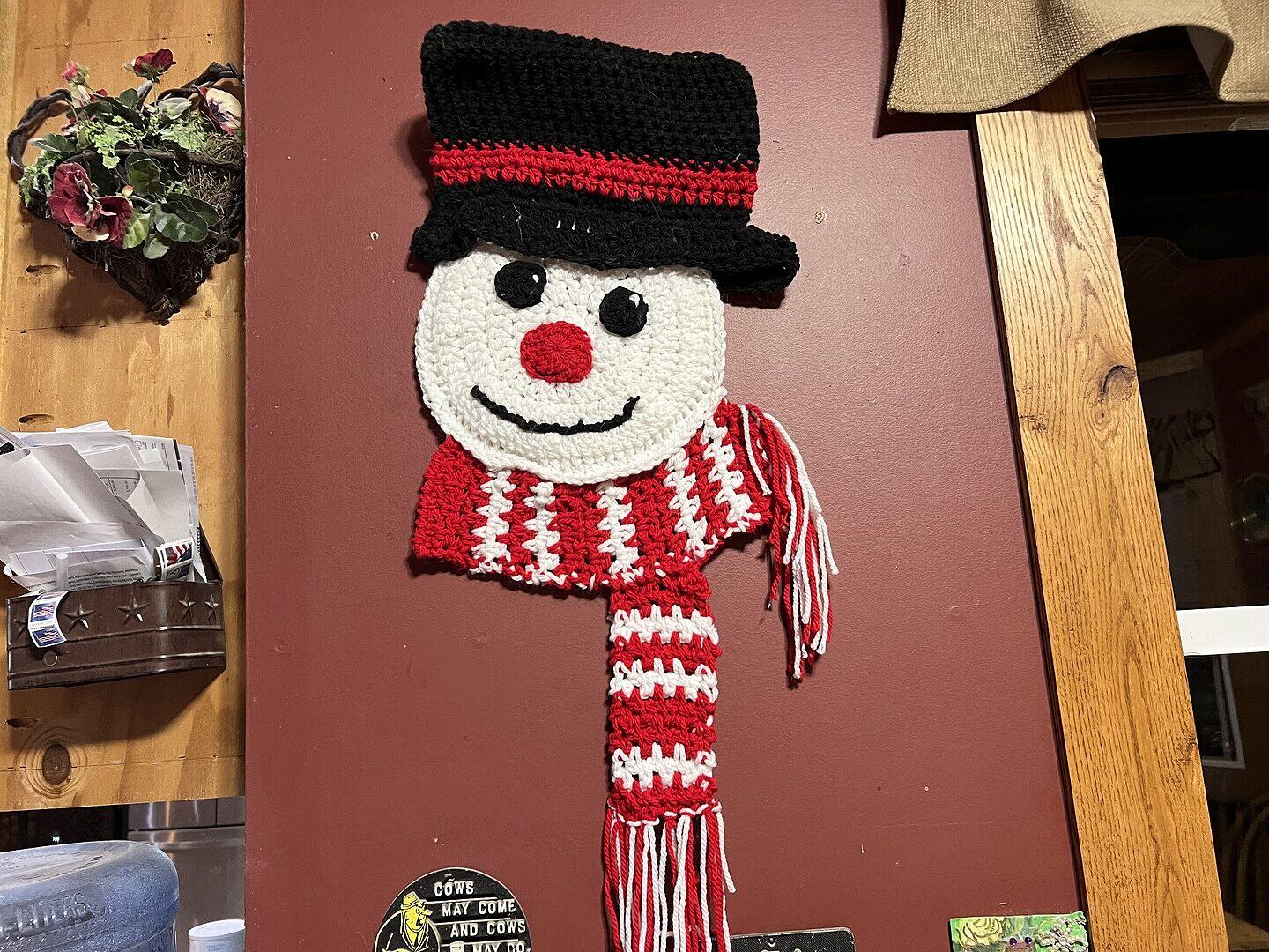 Snowman Door Hanging Crochet Kit – Mary Maxim
