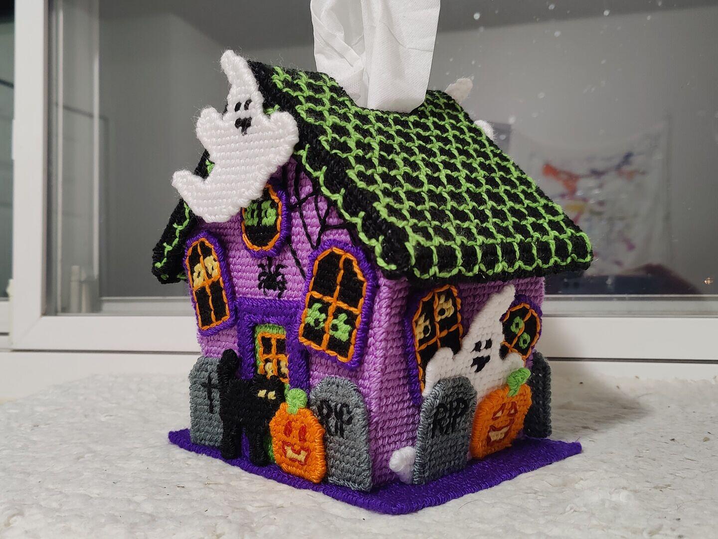 Spooky House Tissue Box Cover Plastic Canvas Kit – Mary Maxim