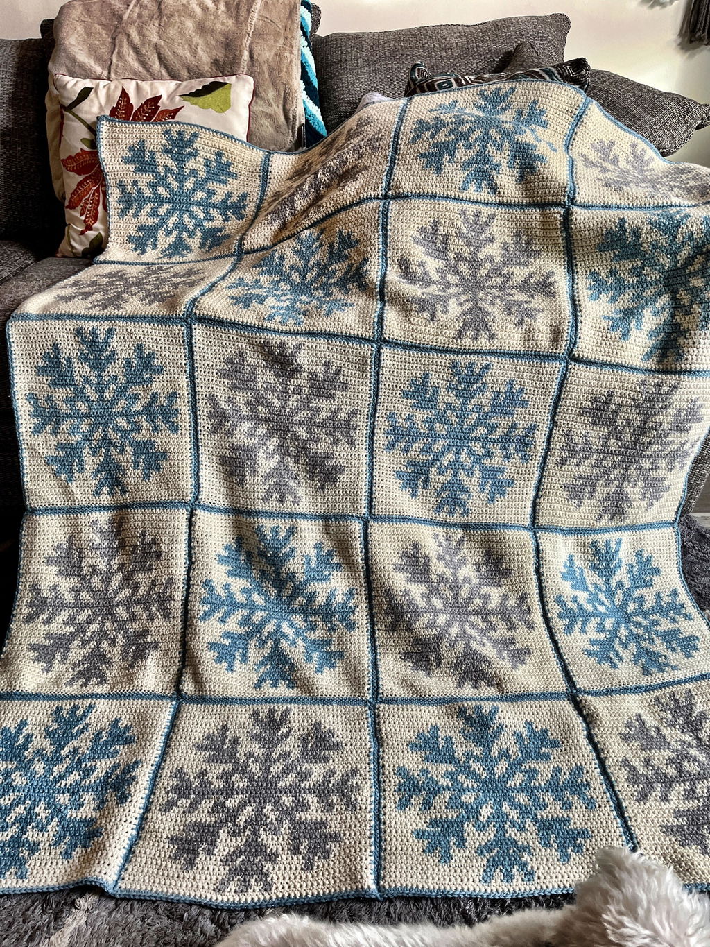 Blizzard Blanket – Mary Maxim