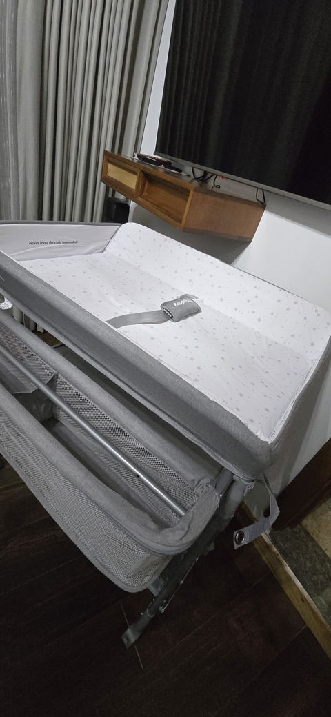 Maydolly 248 Portable & Waterproof Baby Changing Table