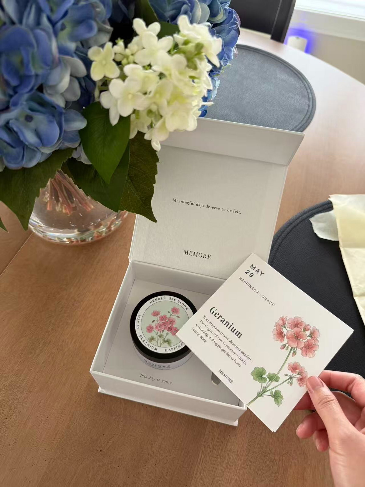 Verified customer photo of an opened 366 Bloom gift