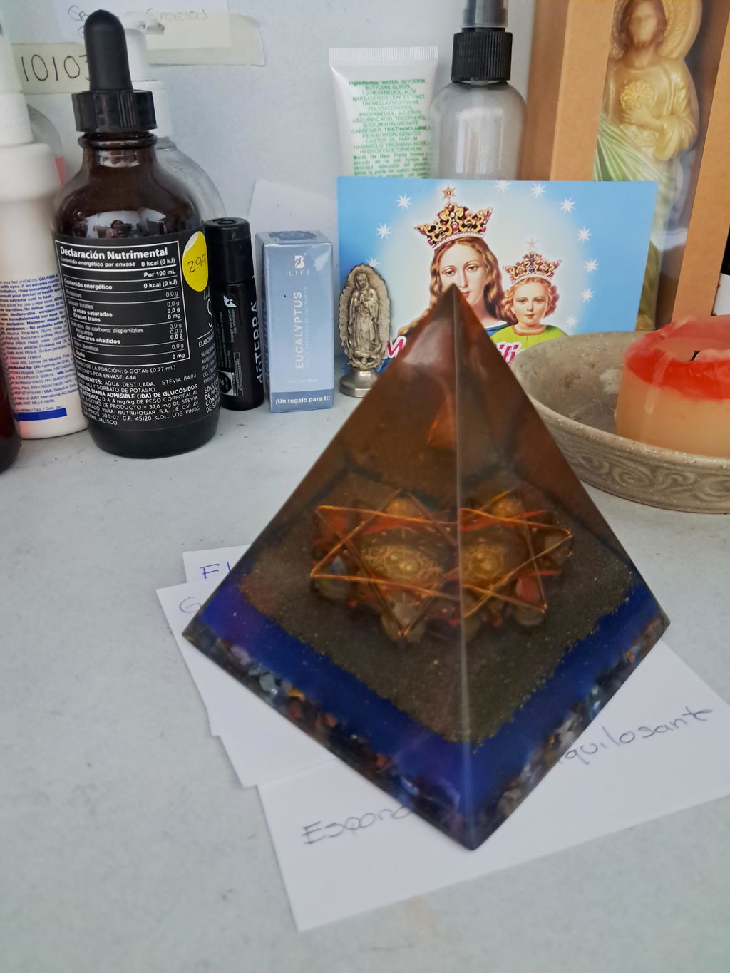 Pirámide Sanadora de Orgonita con Resonancia Celular