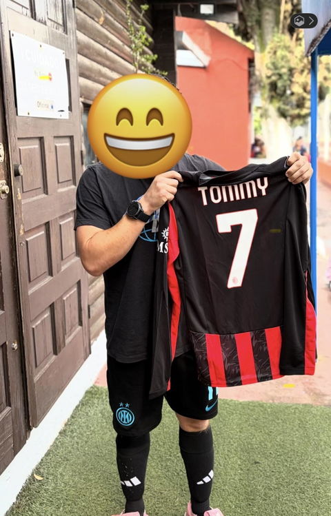 Jersey 2025/26 AC Milan Local Manga larga Versión Fan
