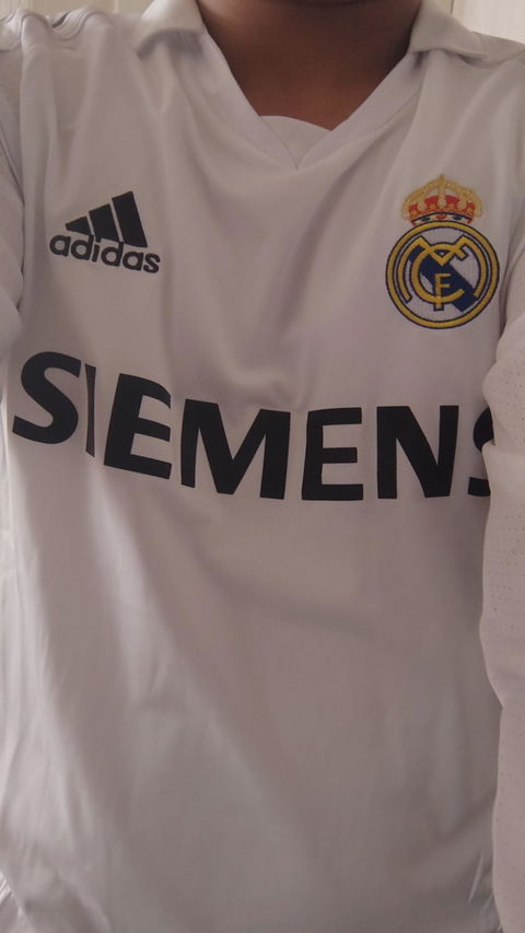 Jersey 2005/06 Real Madrid Local Manga larga Versión Fan Retro