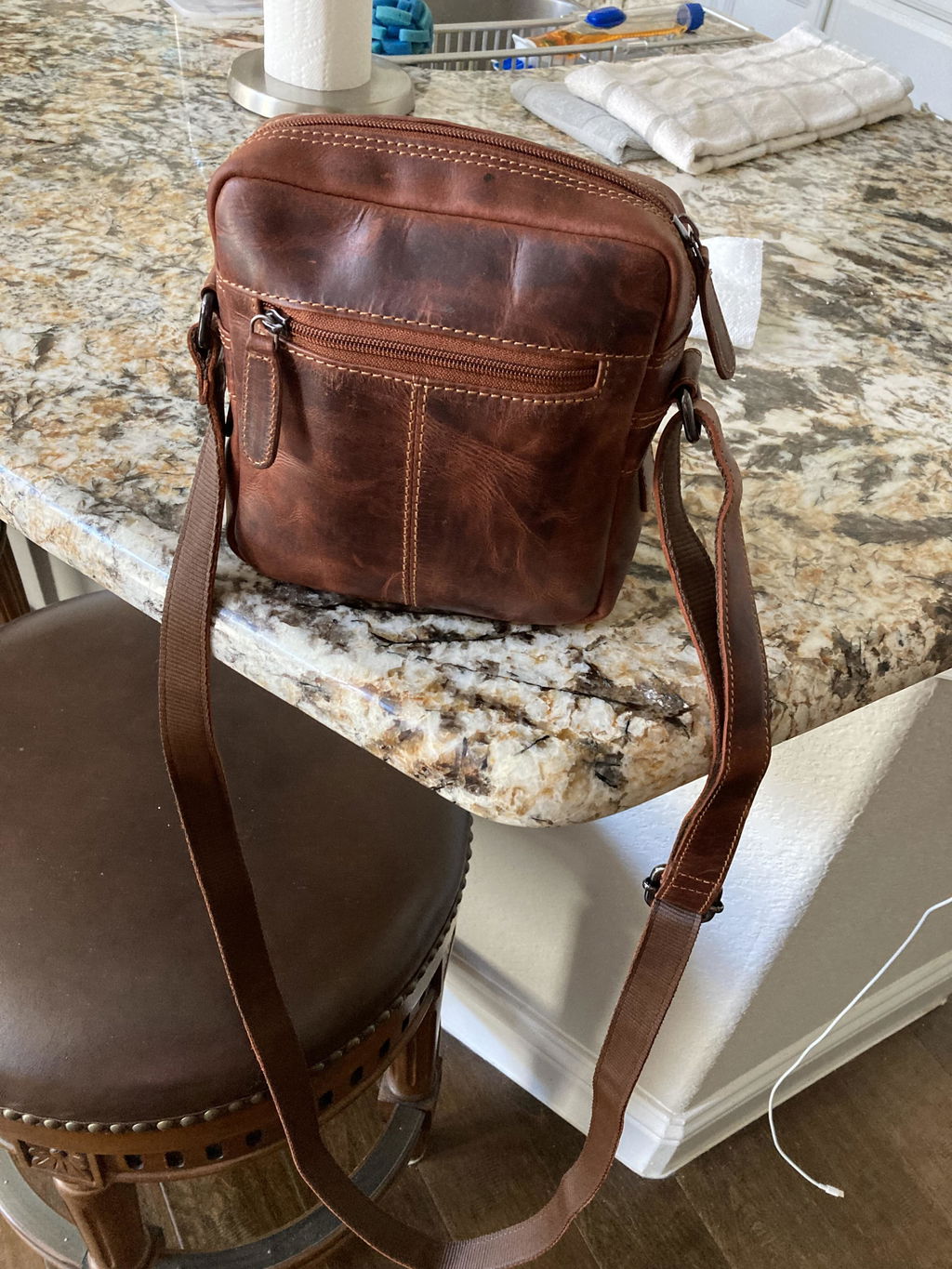 Cove Leather Crossbody Bag in Chestnut