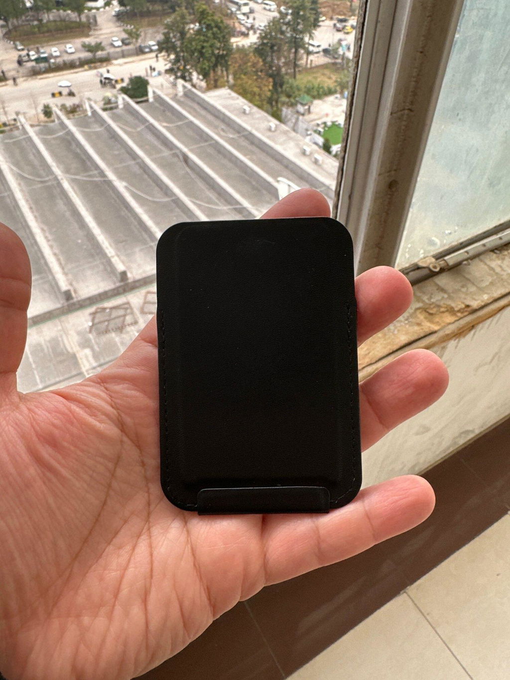 MOFT Snap-On - stojak na telefon i portfel (kompatybilny z MagSafe®)