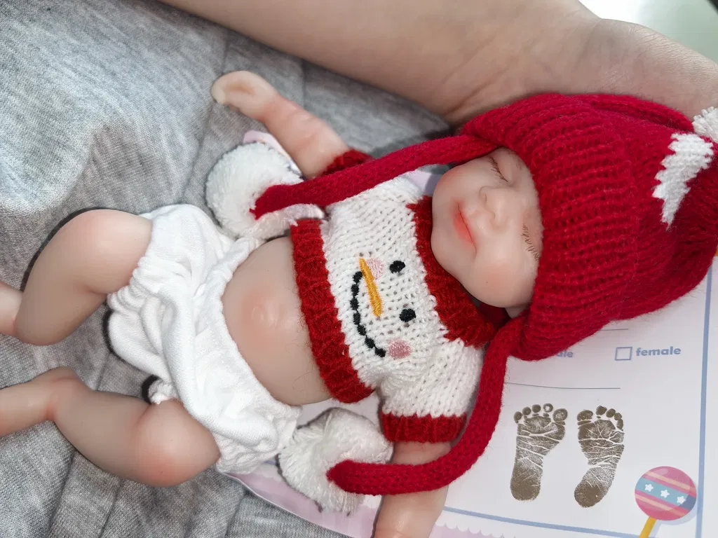 20cm Closed Eyes Mini Silicone Reborn Doll Girl-Pascale