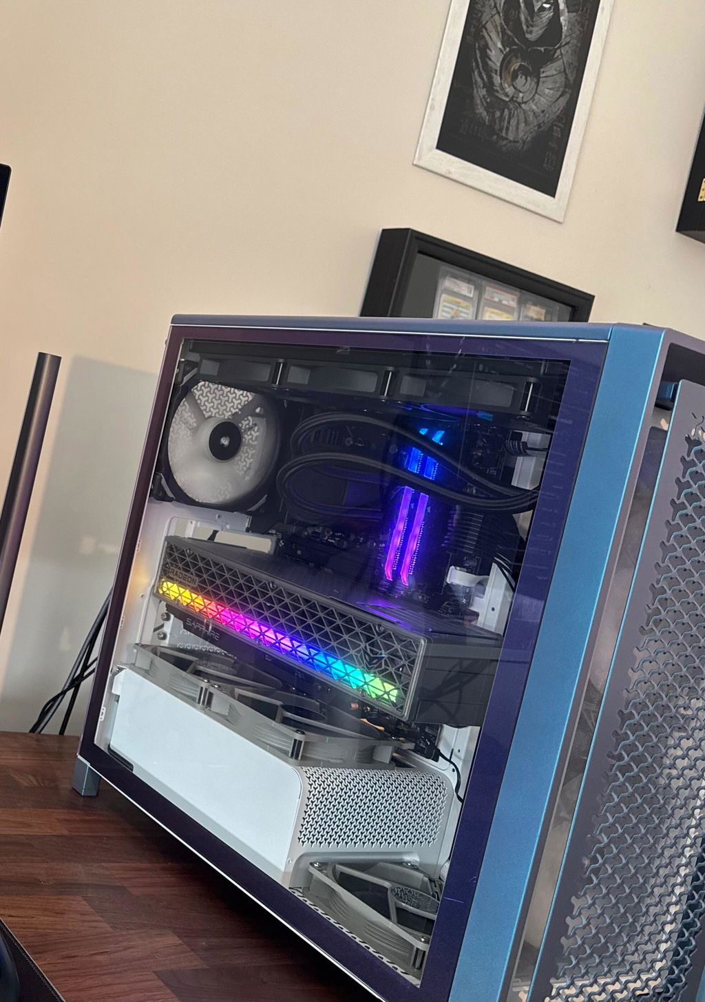 SAPPHIRE NITRO+ AMD Radeon RX 9070 XT 16GB GDDR6 (11348-01)