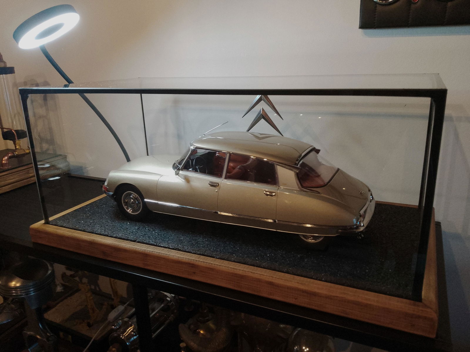 Citroën DS 23 Pallas 1973 Tholonnet Beige 1:12 – Norev
