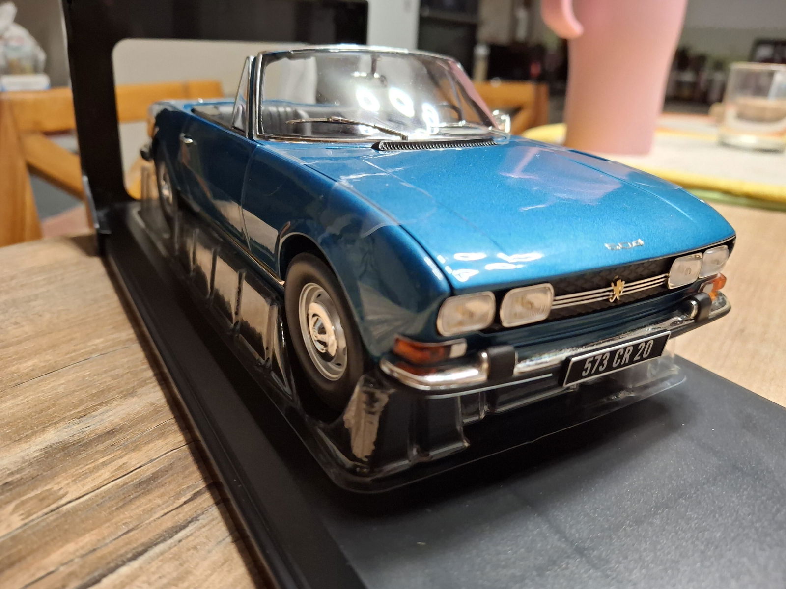 Peugeot 504 Cabriolet 1969 Metallic Blue 1:18 - 250pcs – Norev